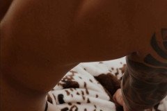 047